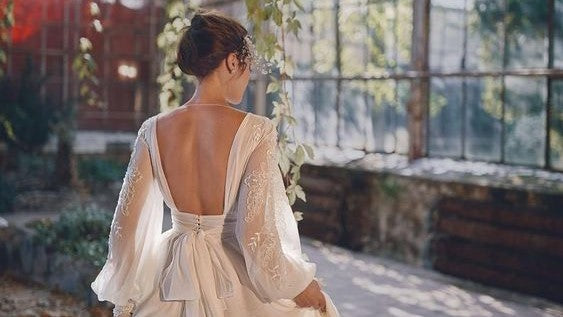 Trend Alert: Backless Gowns