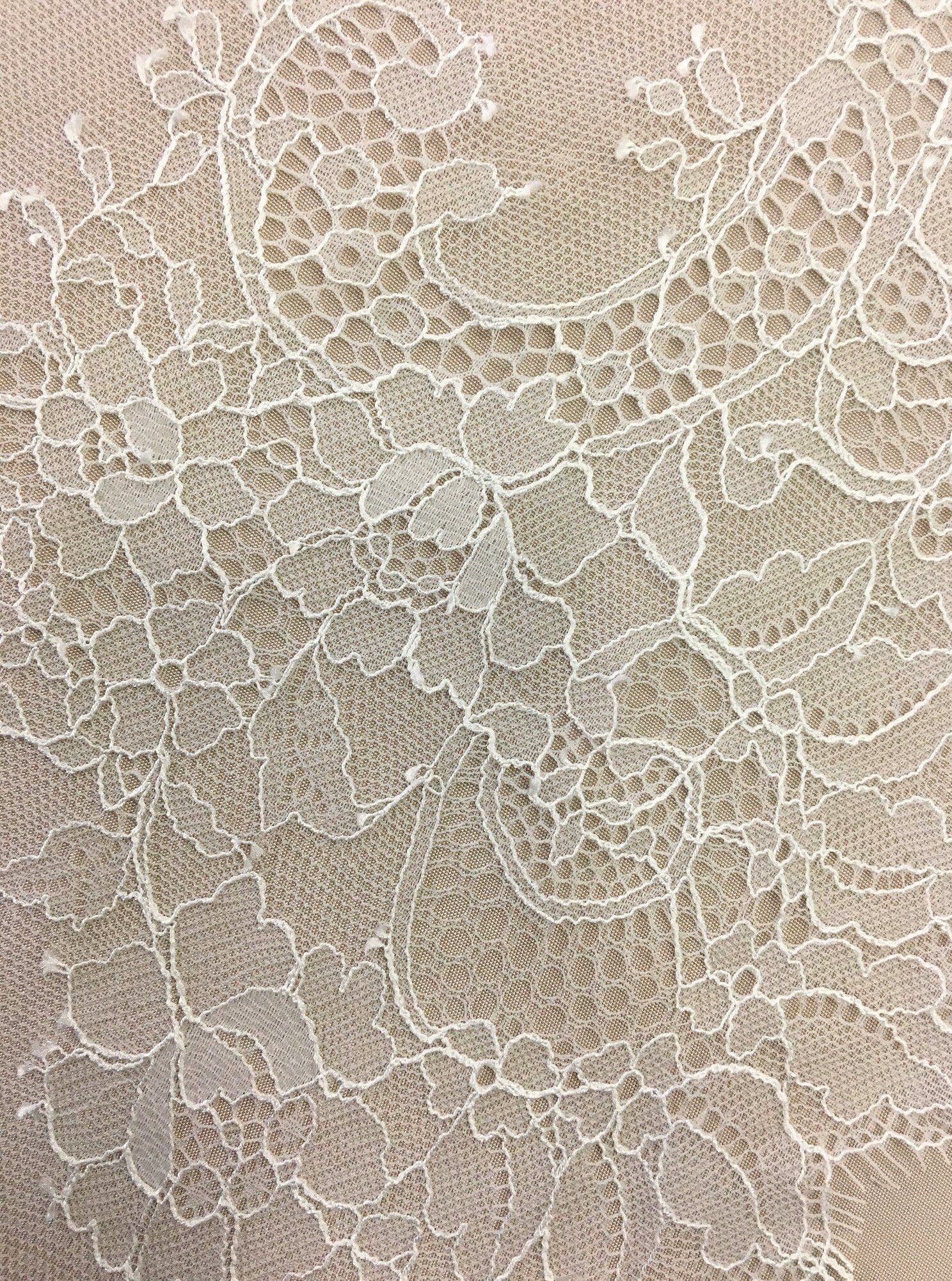 Mid Ivory Fine Lace Trim — featuring scalloped edges, eyelash detail and floral motifs, in nylon, 30cm wide