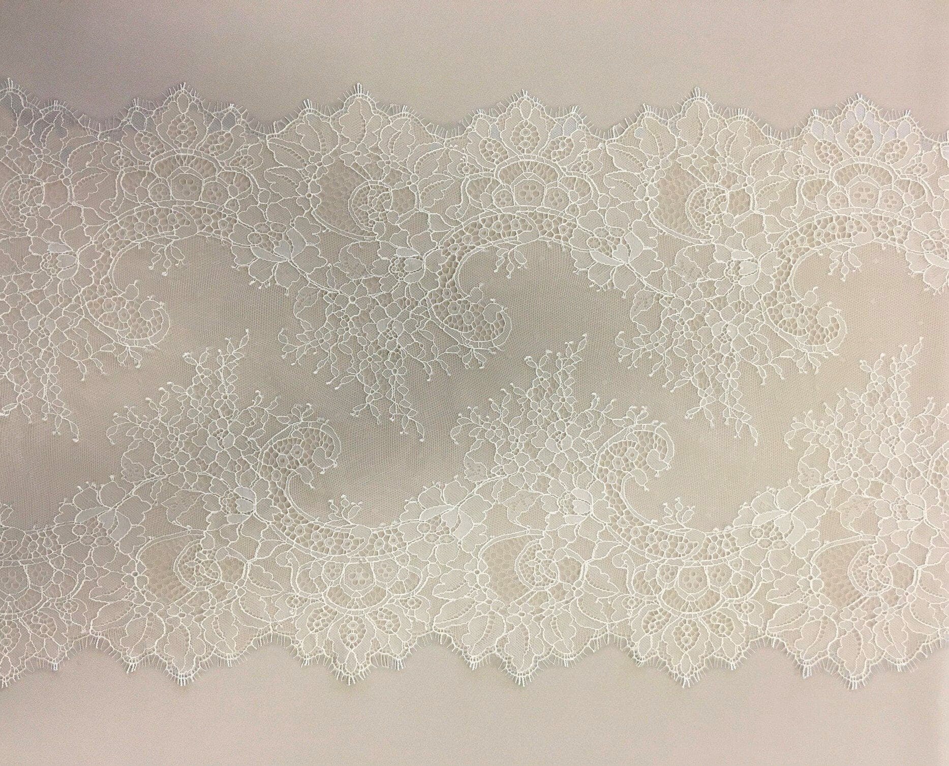 Mid Ivory Fine Lace Trim — featuring scalloped edges, eyelash detail and floral motifs, in nylon, 30cm wide