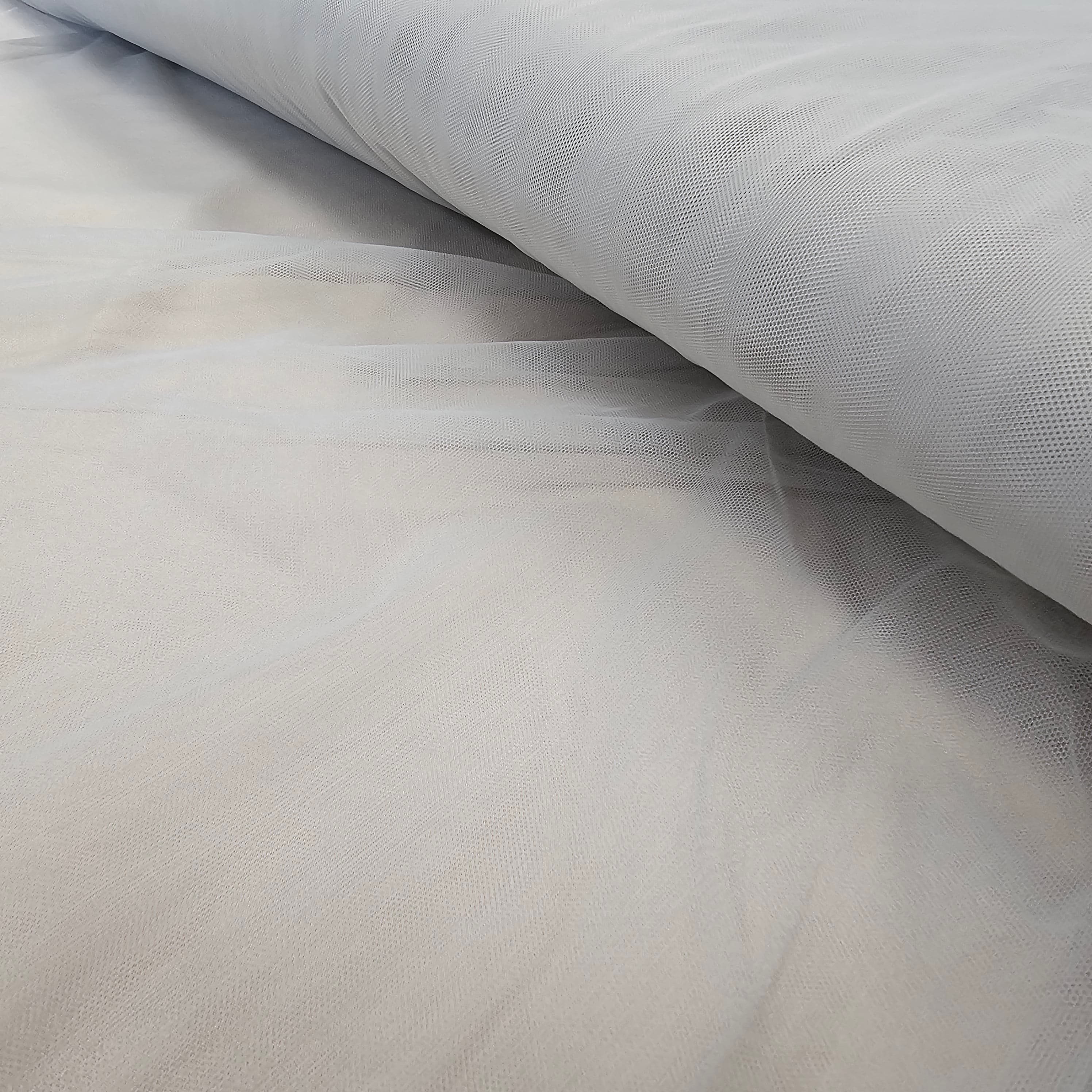 Dove 1D Tulle — lightweight and soft, 100% nylon, 160cm wide