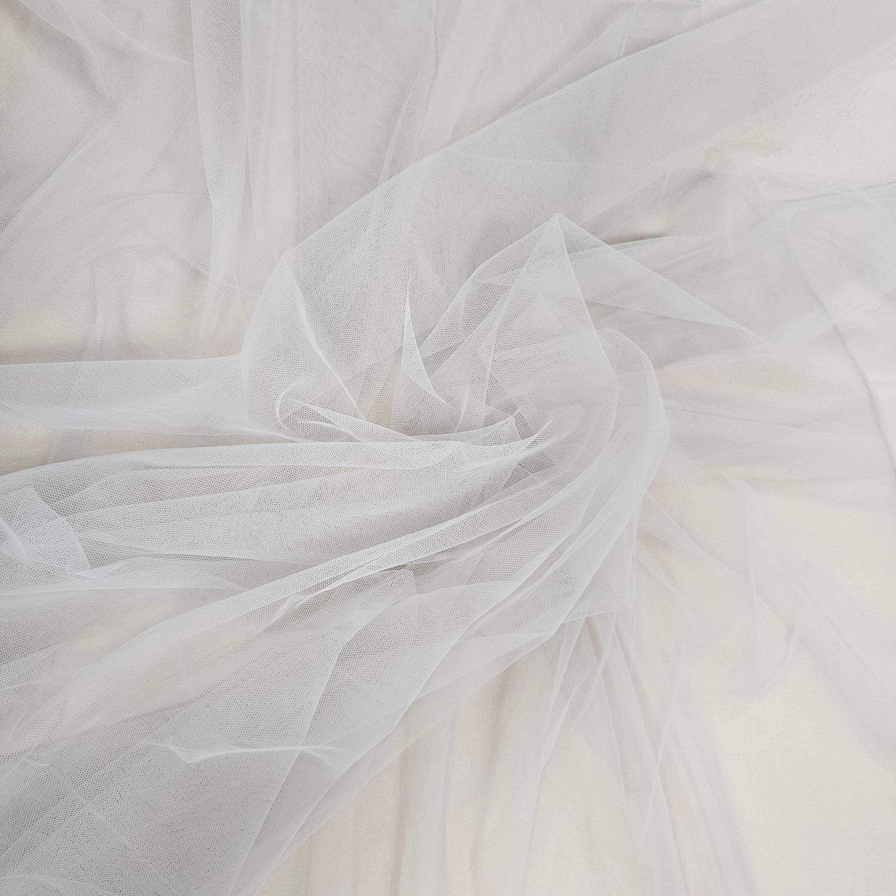 Dove 1D Tulle — lightweight and soft, 100% nylon, 160cm wide
