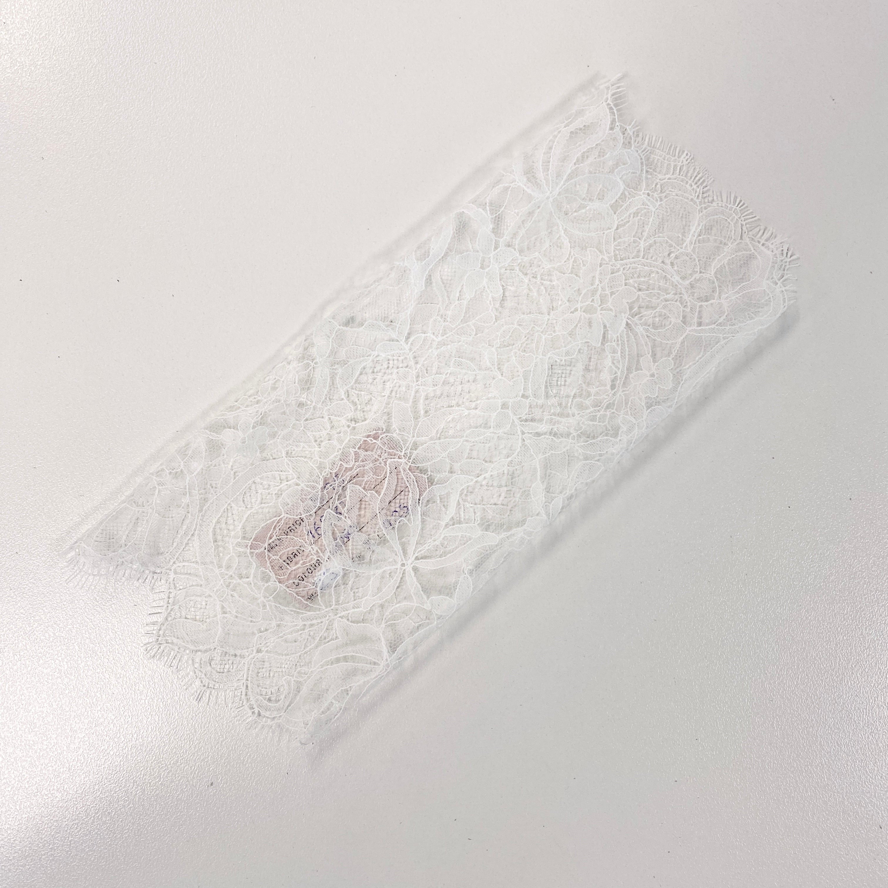 Remnant Fine Floral lace trim (1658t) Ivory