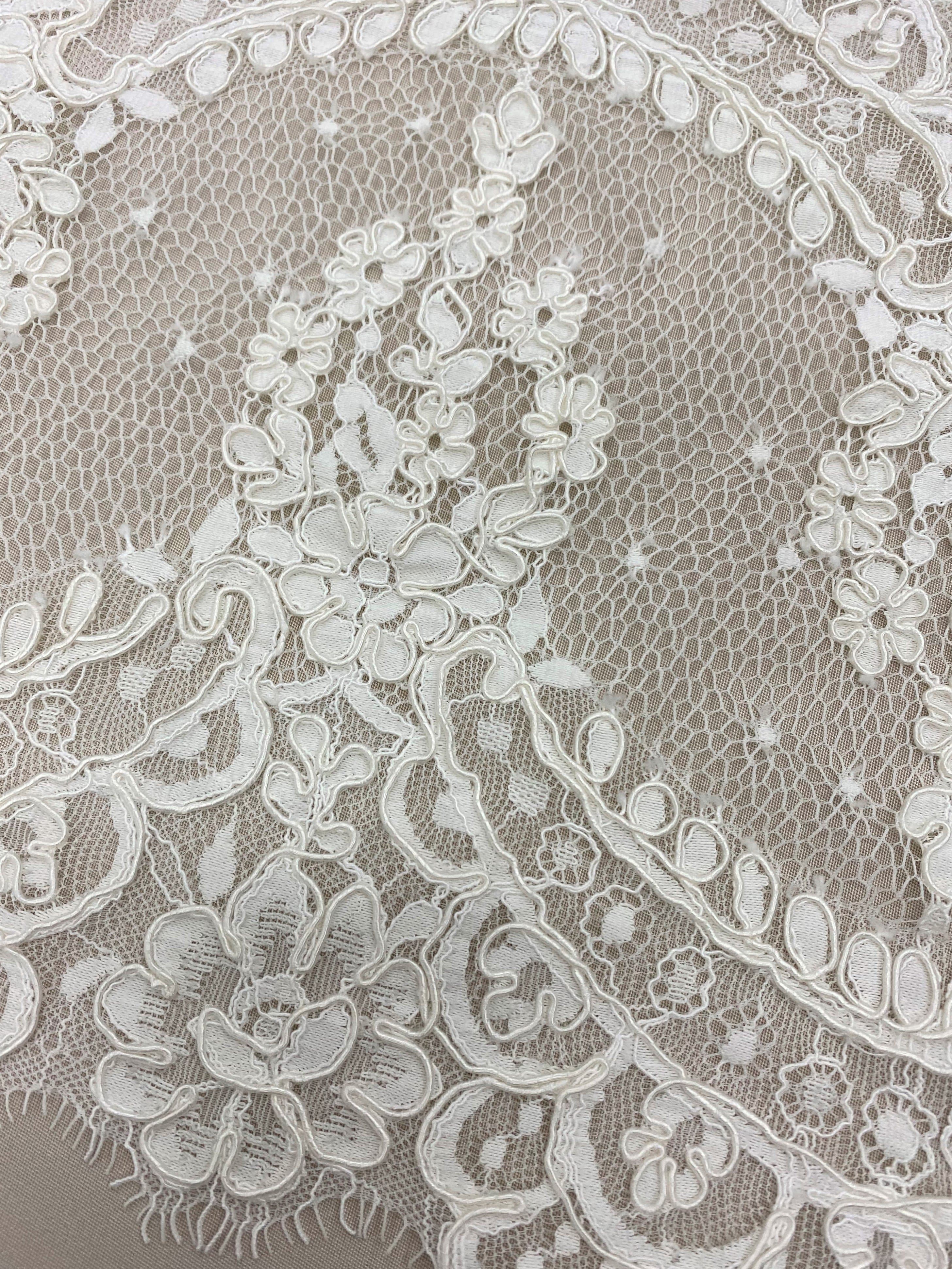 Ivory Corded Abloom lace trim — featuring scalloped edges, floral motifs and a corded texture, in nylon and viscose, 30cm wide