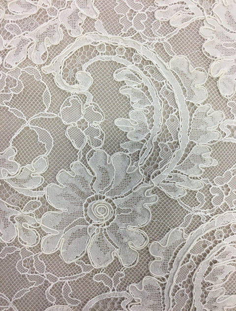 Fine corded lace (1303) Ivory