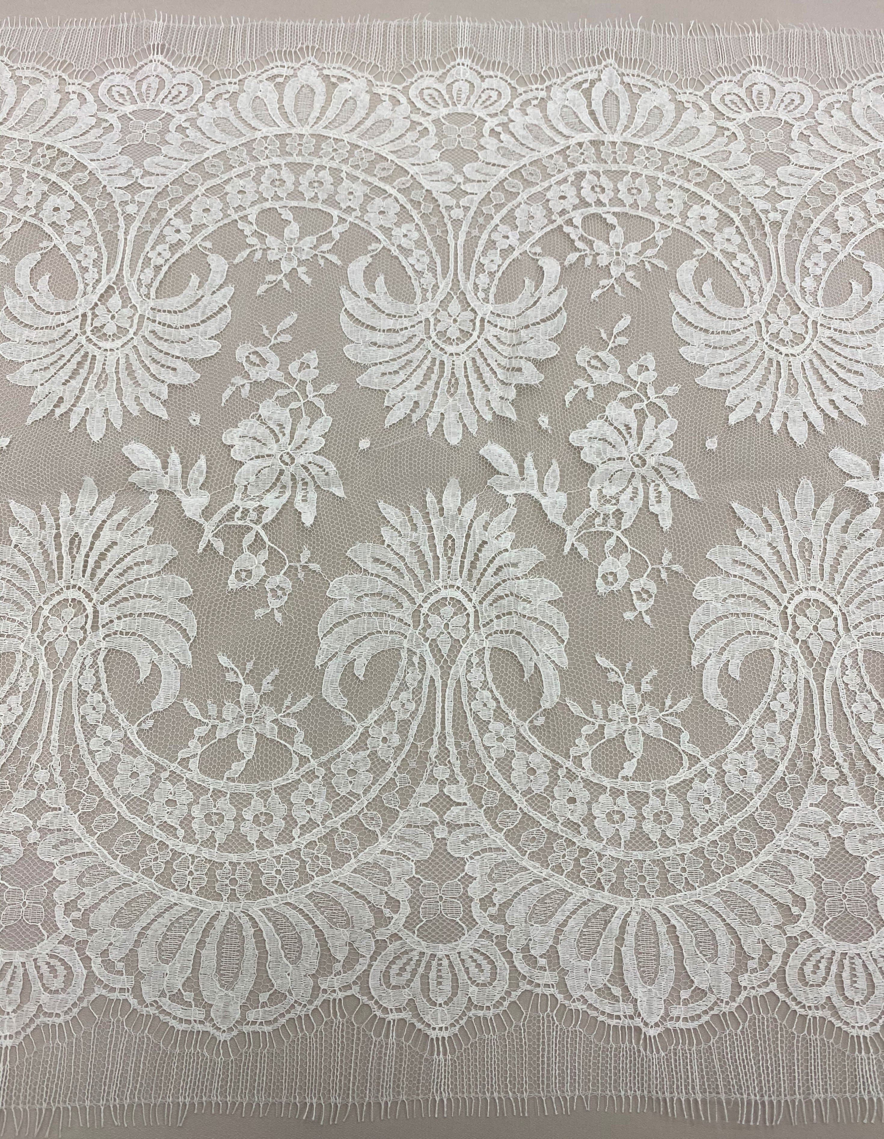 Ivory Fine Chantilly lace Trim — featuring scalloped edges, eyelash detail and floral motifs, in cotton and nylon, 45cm wide