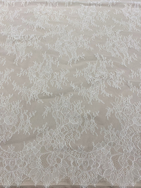 Fine floral lace (1650) White