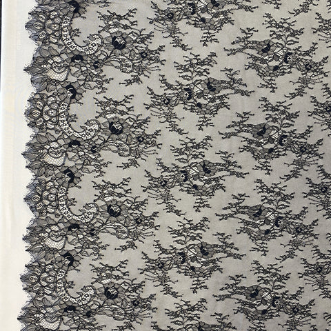 Fine floral lace (1650) Black