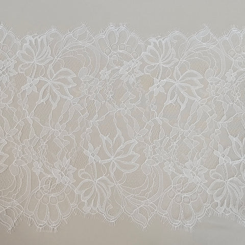 Fine lace trim (1658t) Ivory
