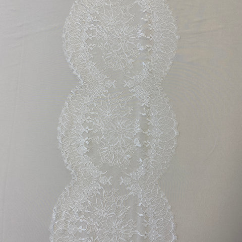 Fine lace trim (1668t) Ivory