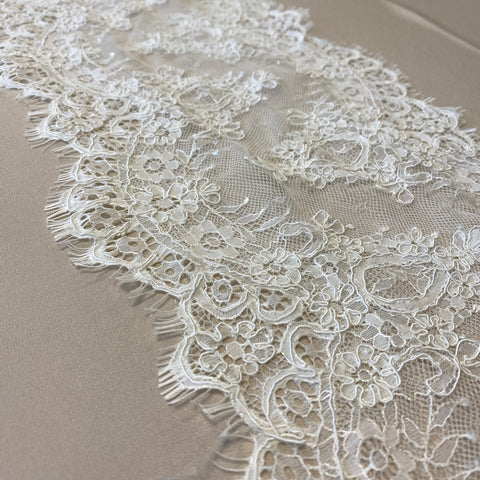 Fine Corded Lace Trim (1671T) Mid Ivory