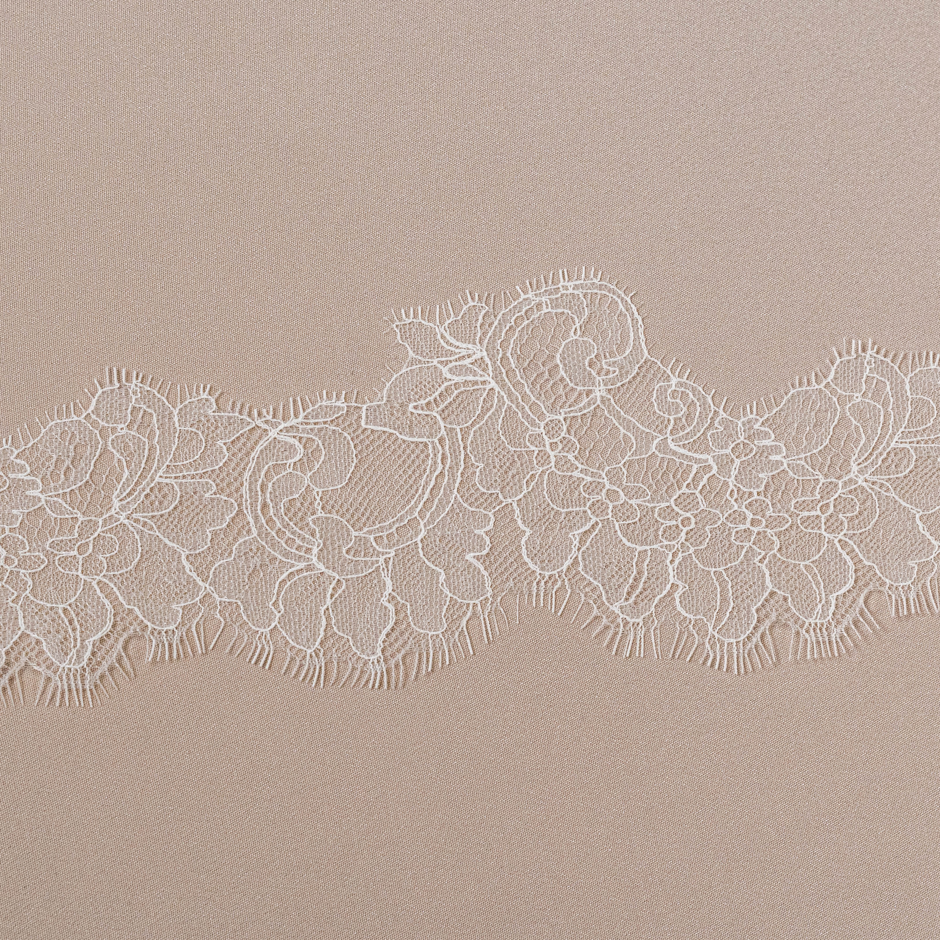 Swirling Delicate Lace Trim (1682T) - M. Ivory