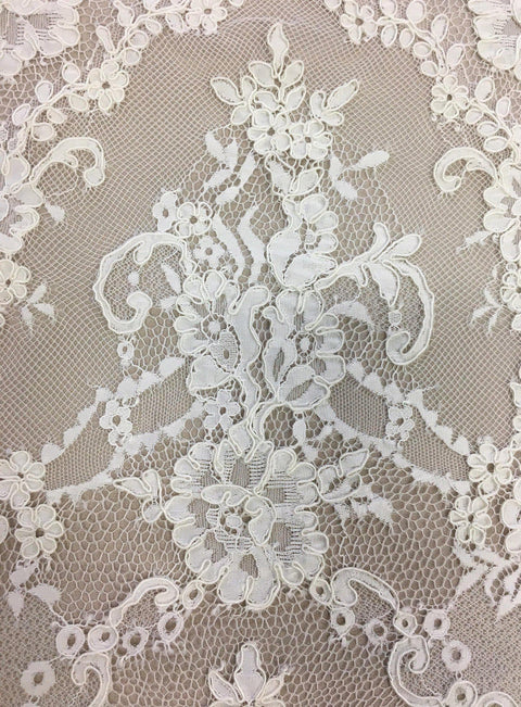 Fine corded lace (1268) Ivory