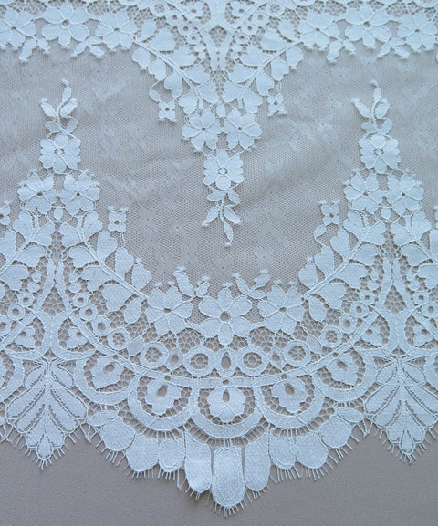 Floral Fine Lace Trim (1375T) Ivory