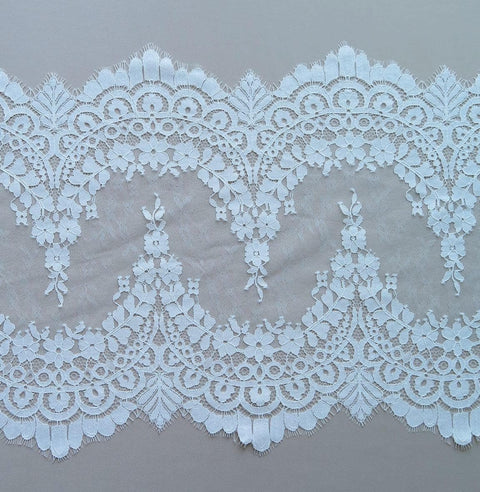 Floral Fine Lace Trim (1375T) Ivory