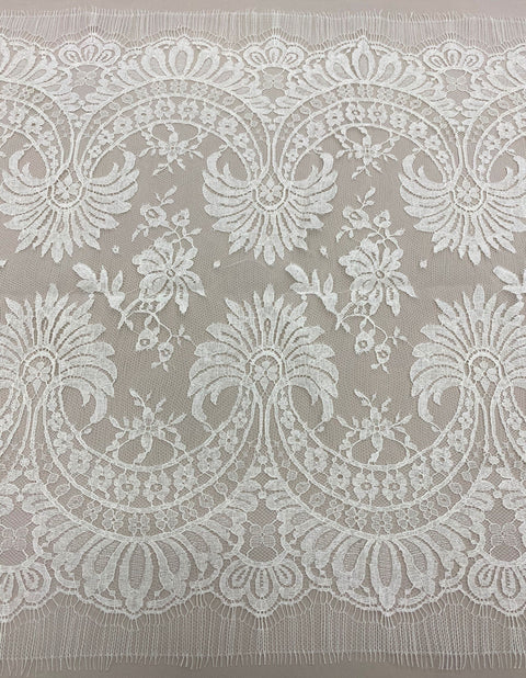 Fine Chantilly lace Trim (1382t) Ivory