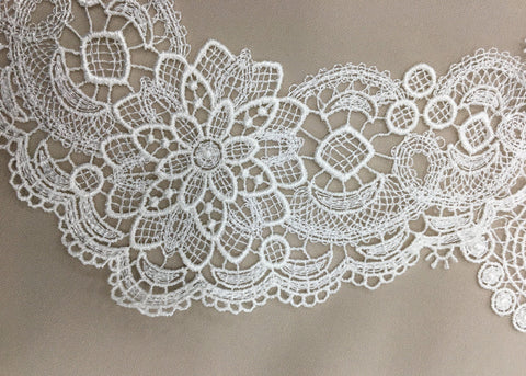 Fine Guipure Lace Trim (1624T) Ivory