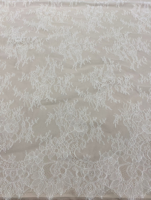 Fine floral lace (1650) Ivory