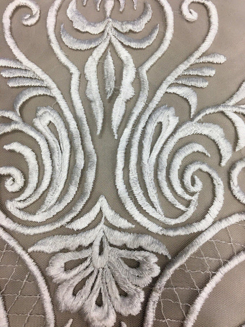 Ornamental embroidered tulle (K24316/Unbeaded) Ivory