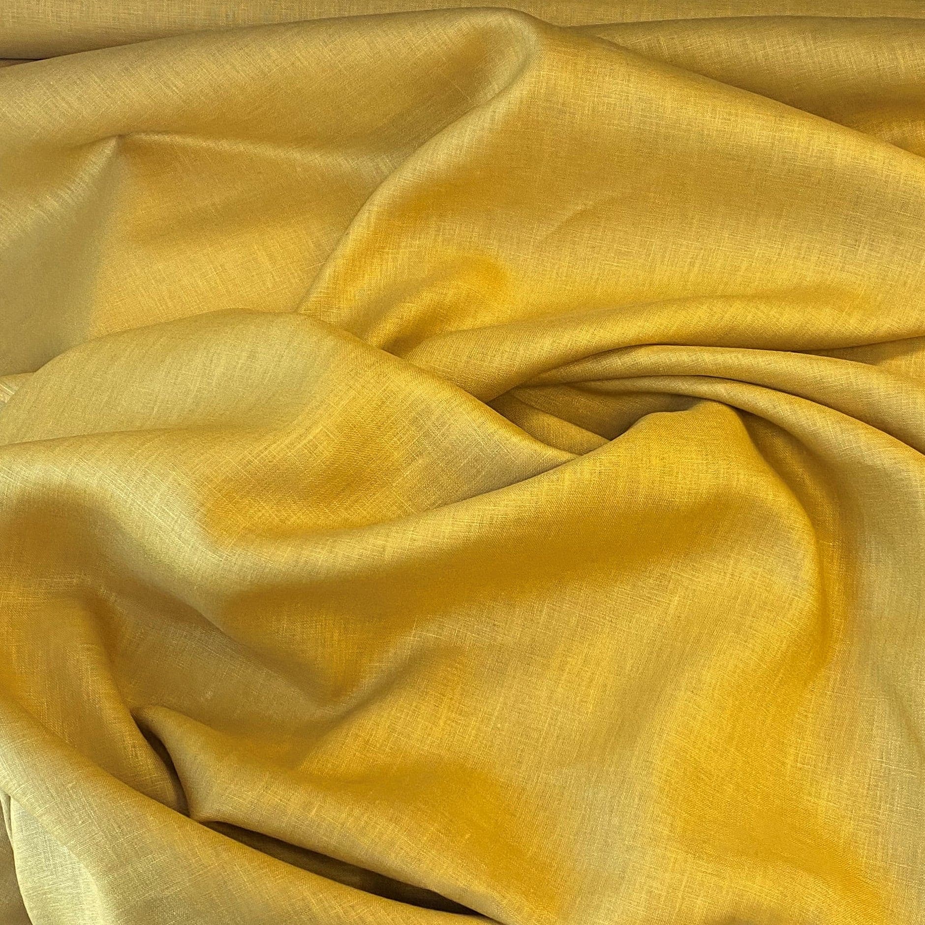 Cinnamon Linen — mid-weight plain-weave linen with a slightly crisp handle that softens with wear, 100% linen, 135cm wide